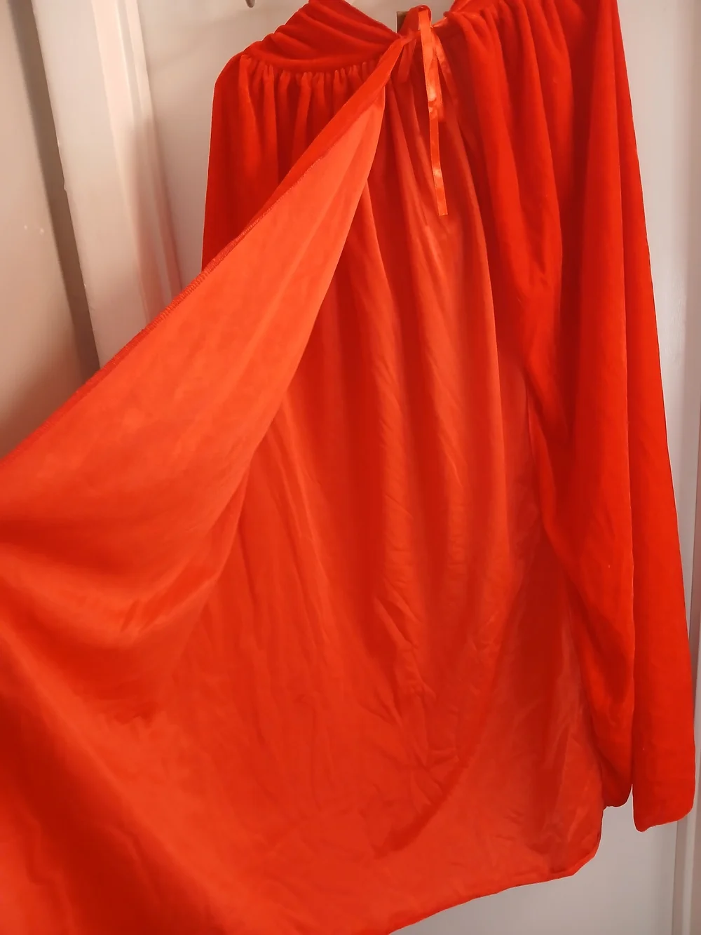 Crizcape Red Velour Open Front Hooded Cape With Ribbon Tie Neck OS Unisex NWOT